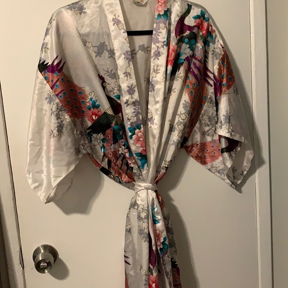 Jin Hon kimono robe - Picture 1 of 3